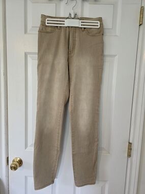 'The Curvy' Straight Leg R JEANS in Light Khaki | Size 26